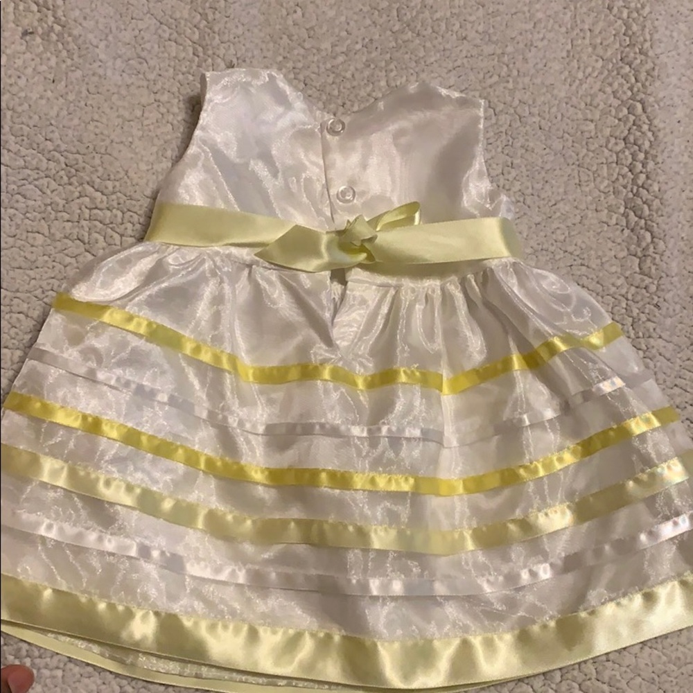 Beautiful 👗 - Picture 2 of 2